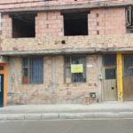 Casa de 2 pisos con reconocimiento en la localidad de kennedy, bogota.